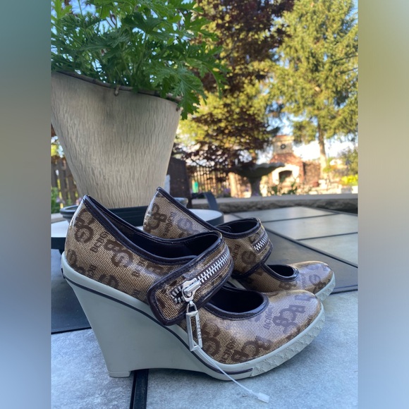 BCBGirl Enrica Wedge Heels Size 5.5 - Picture 3 of 6